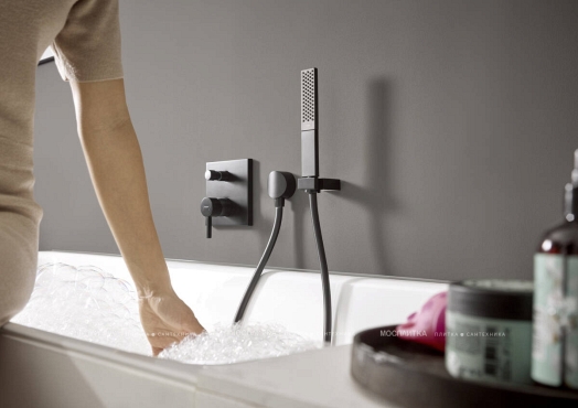 Смеситель Hansgrohe Finoris для ванны с душем 76415670 черный - 3 изображение